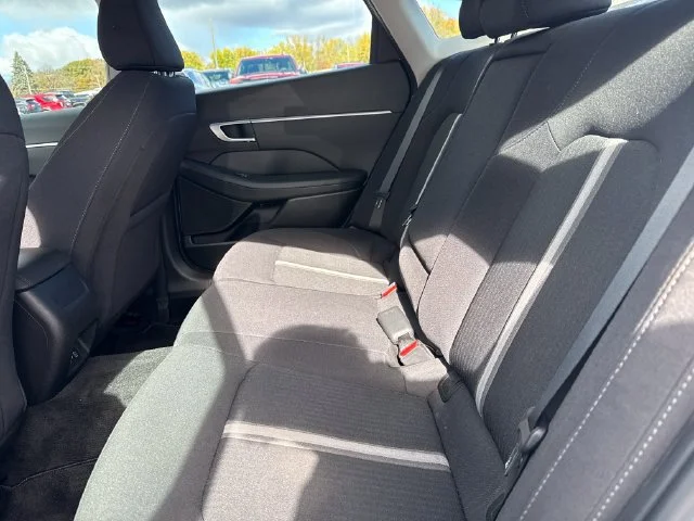 Used 2024 White Hyundai SEL image 29