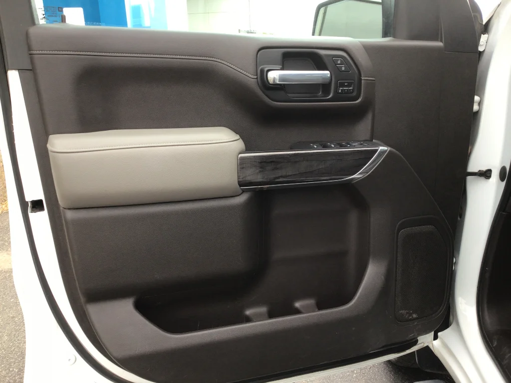 Used 2021 SUMMIT WHITE Chevrolet LTZ image 10