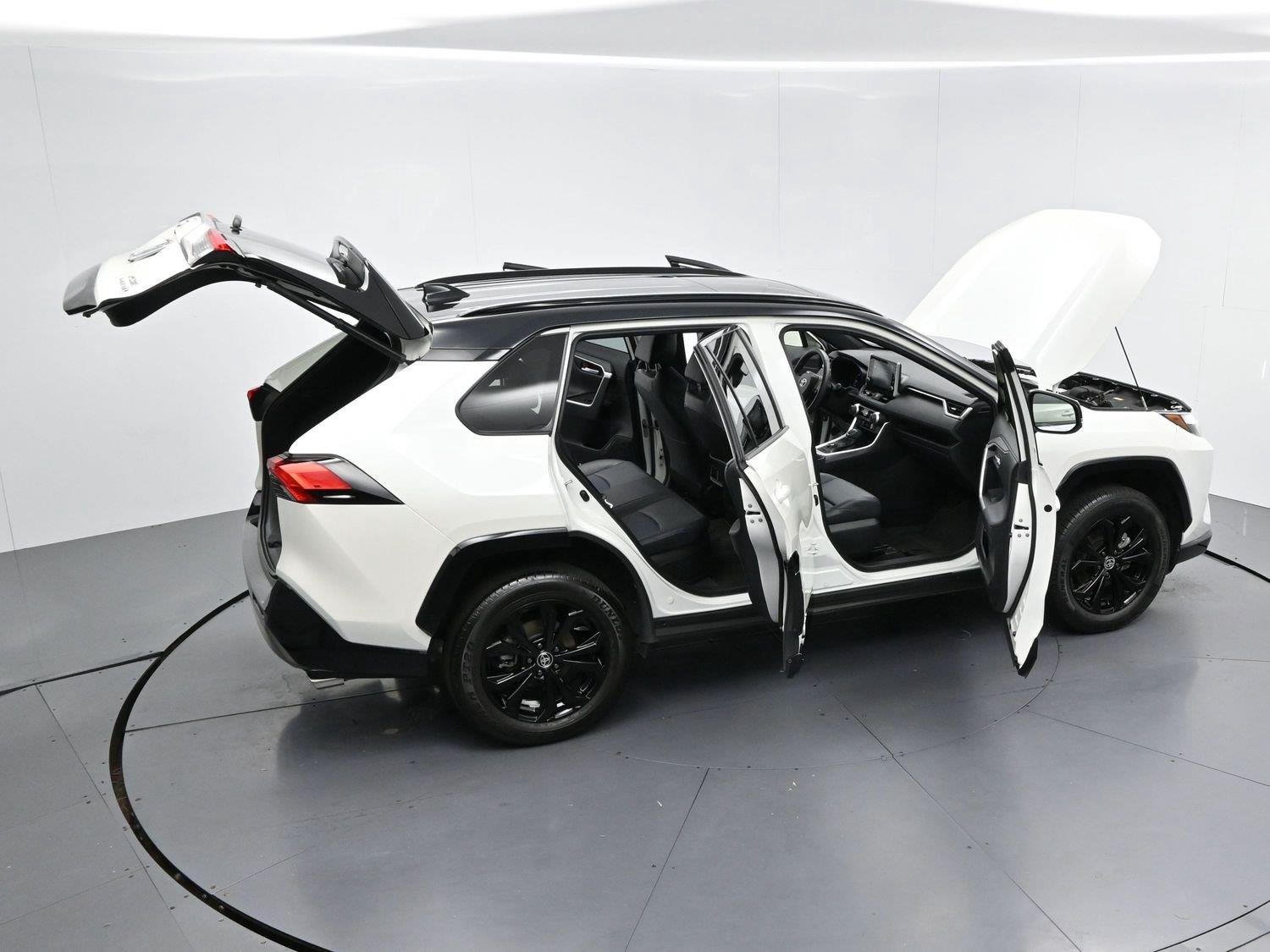 Used 2022  Toyota Hybrid XSE image 44