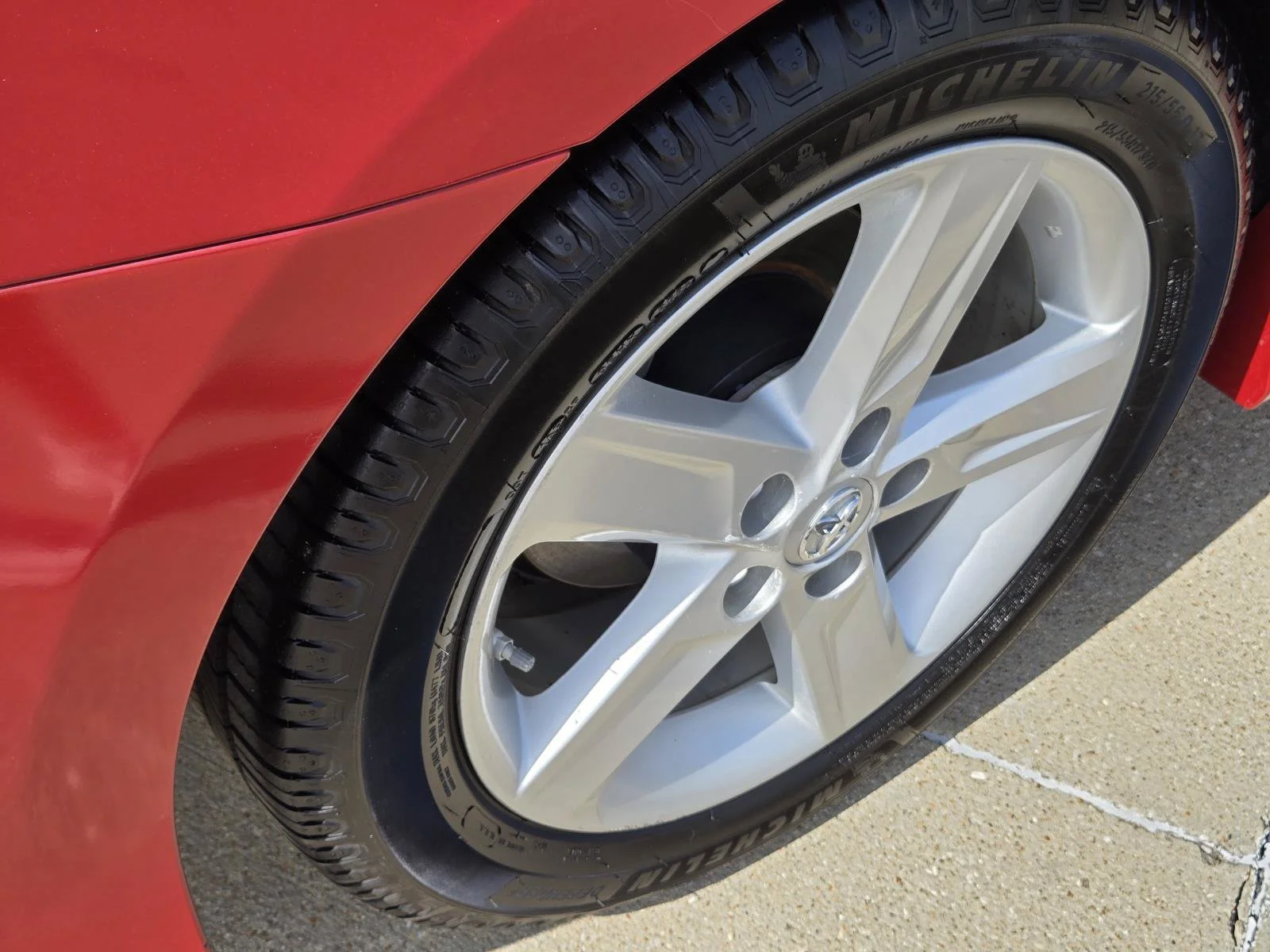 Used 2014 Barcelona Red Metallic Toyota SE image 12