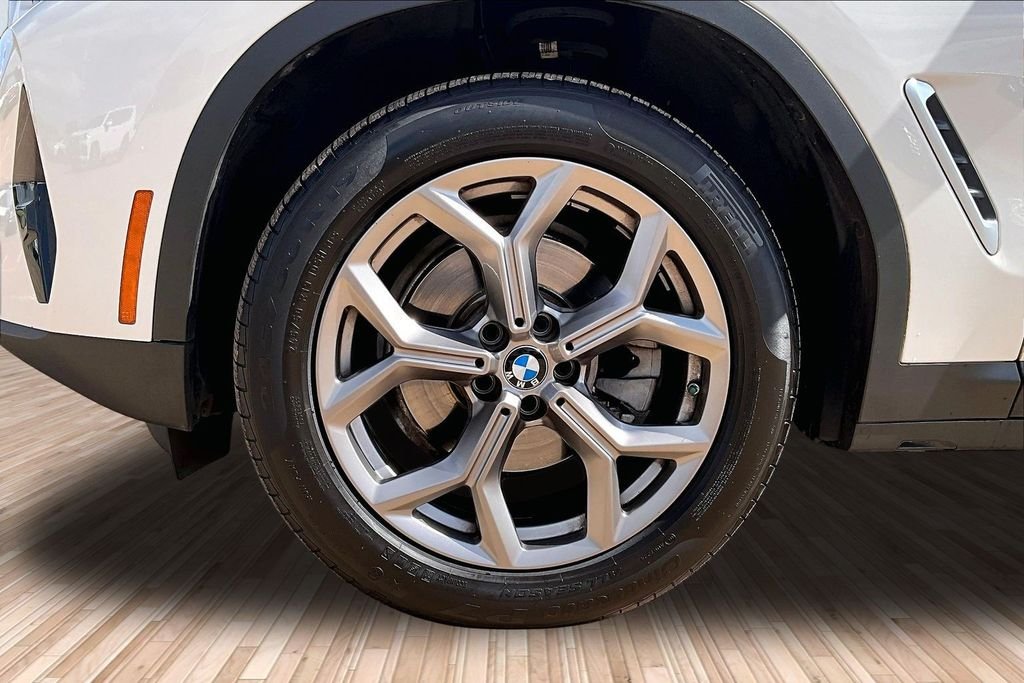 Used 2022 White BMW sDrive30i image 8