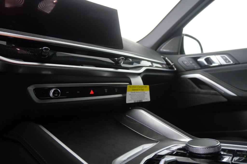 New 2027 Black Sapphire Metallic BMW xDrive40i image 21