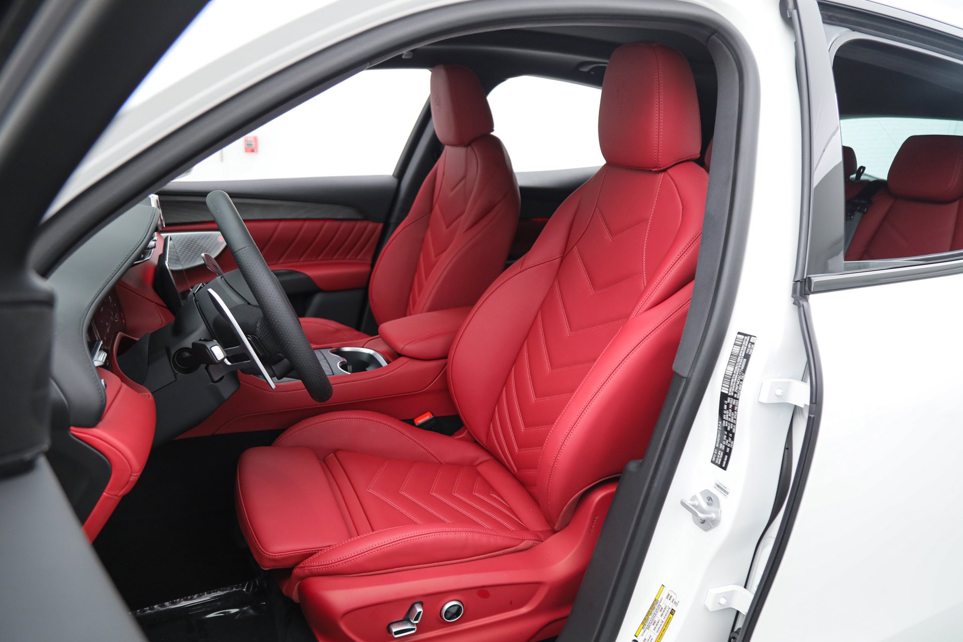 2026 Maserati Grecale Modena V6 - Photo 19