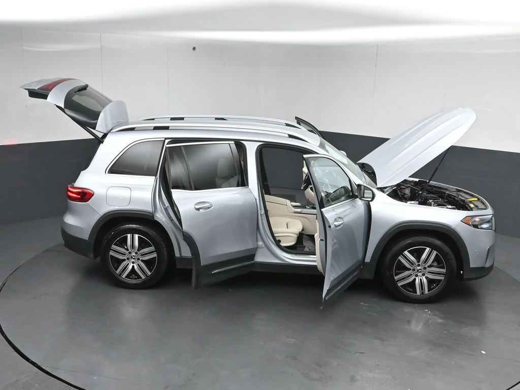 Used 2024 Cirrus Silver Metallic Mercedes-Benz 300 image 55