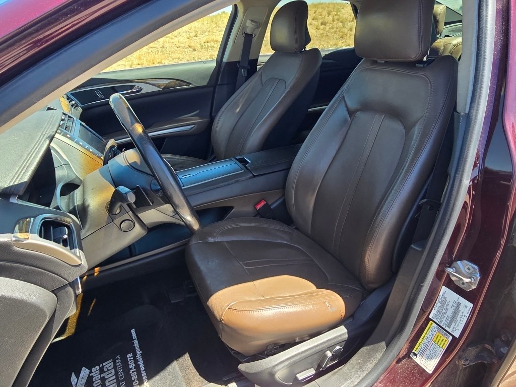 Used 2013 Ruby Red Metallic Tinted Clearcoat Lincoln Base image 15