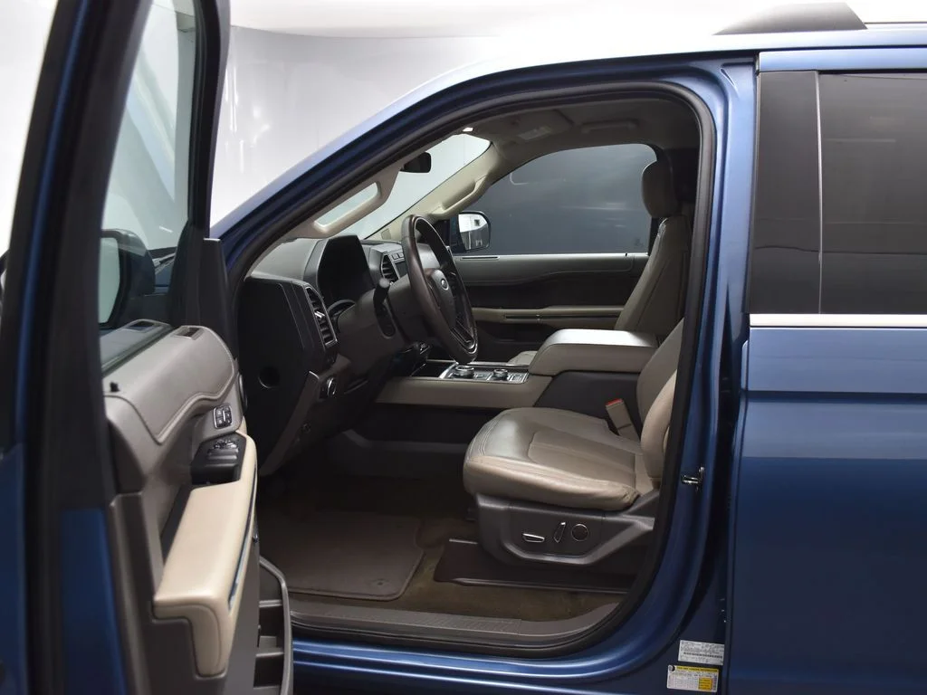 Used 2020 Blue Ford Limited image 18