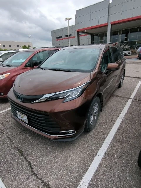 Used 2022 Brown Toyota XLE image 12