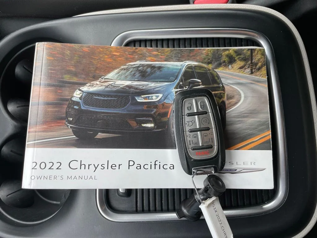 Used 2022 Bright White Clearcoat Chrysler Touring L image 37
