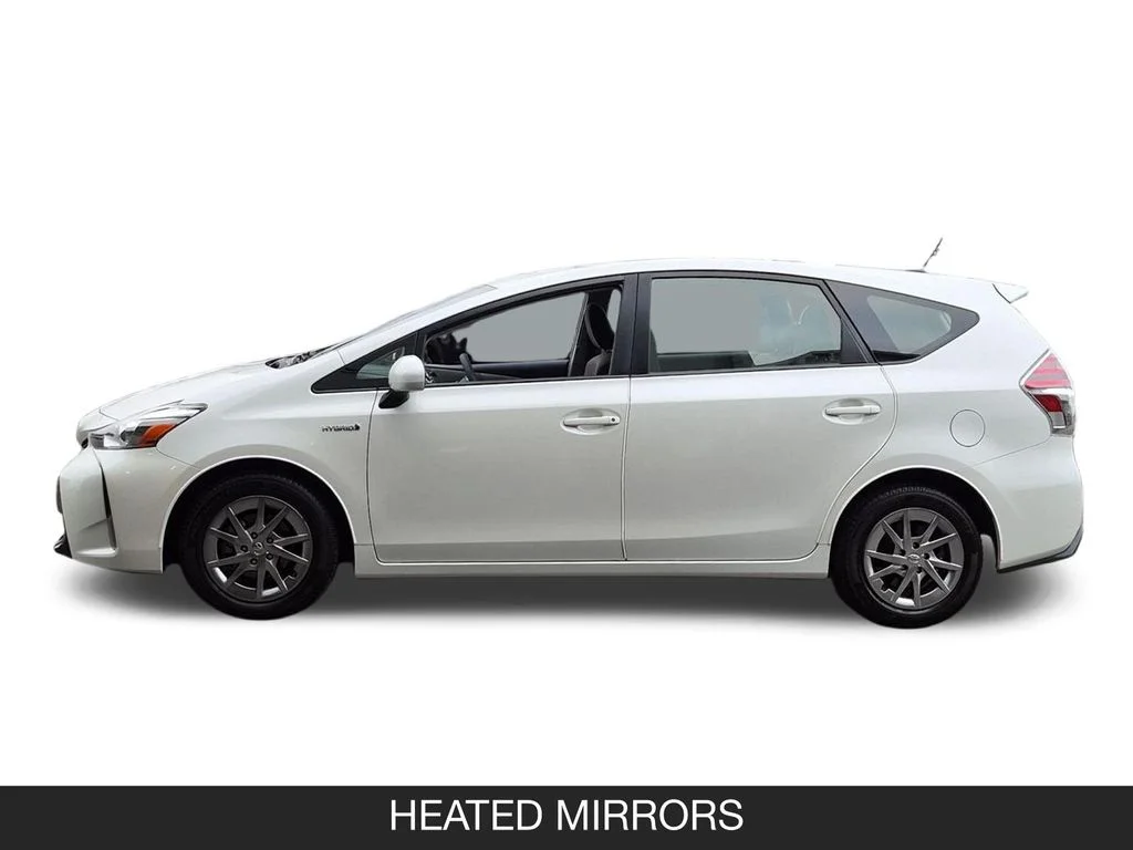 Used 2015 White Toyota Three image 5