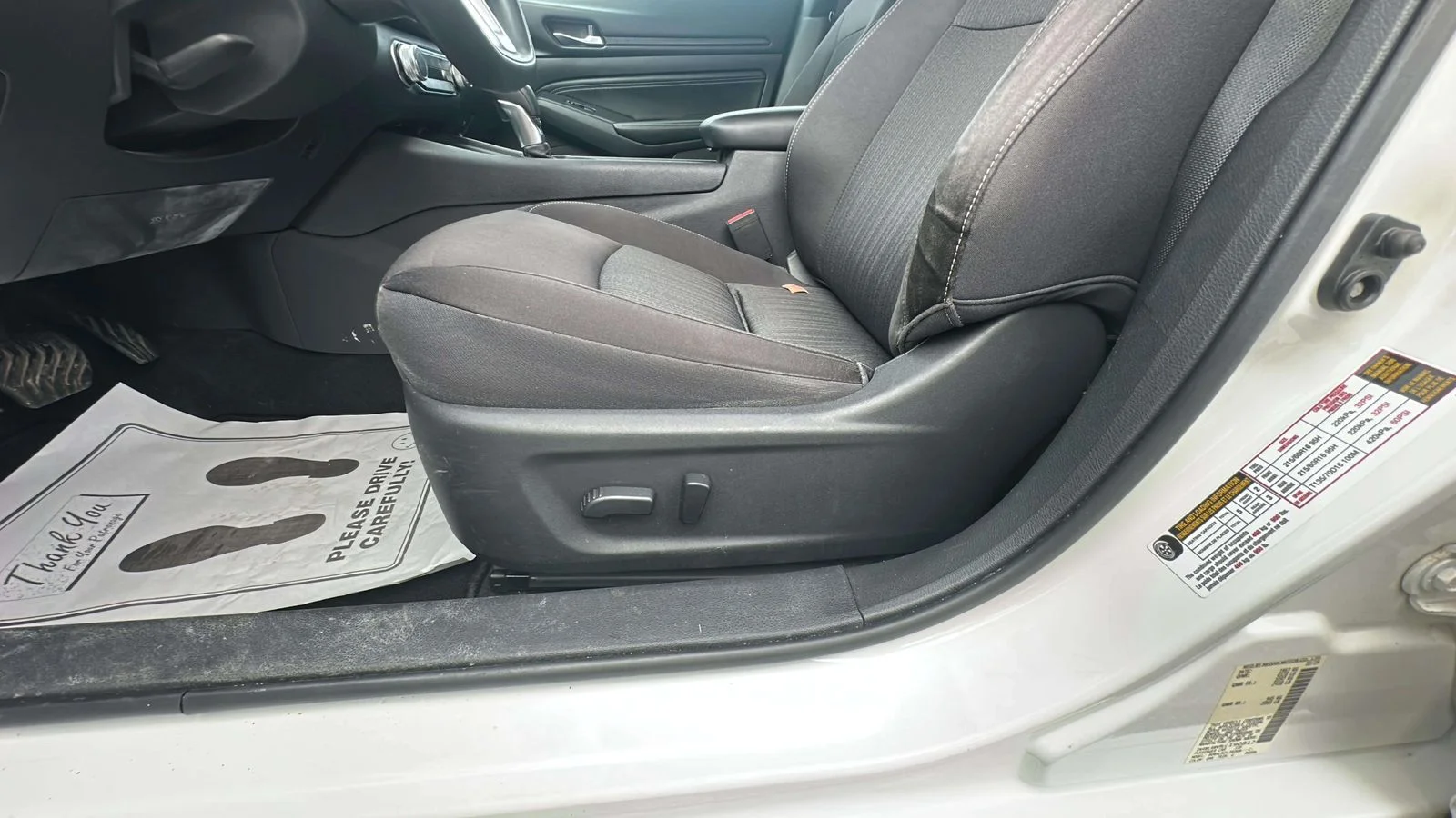 Used 2020 White Nissan 2.5 S image 9