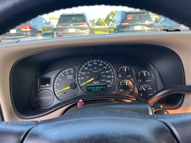 Used 2001  GMC SLE image 18