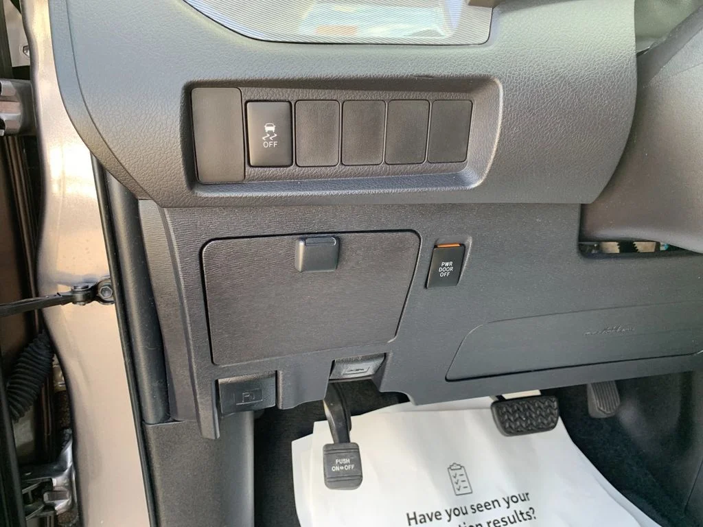 Used 2018 Gray Toyota SE Premium image 33