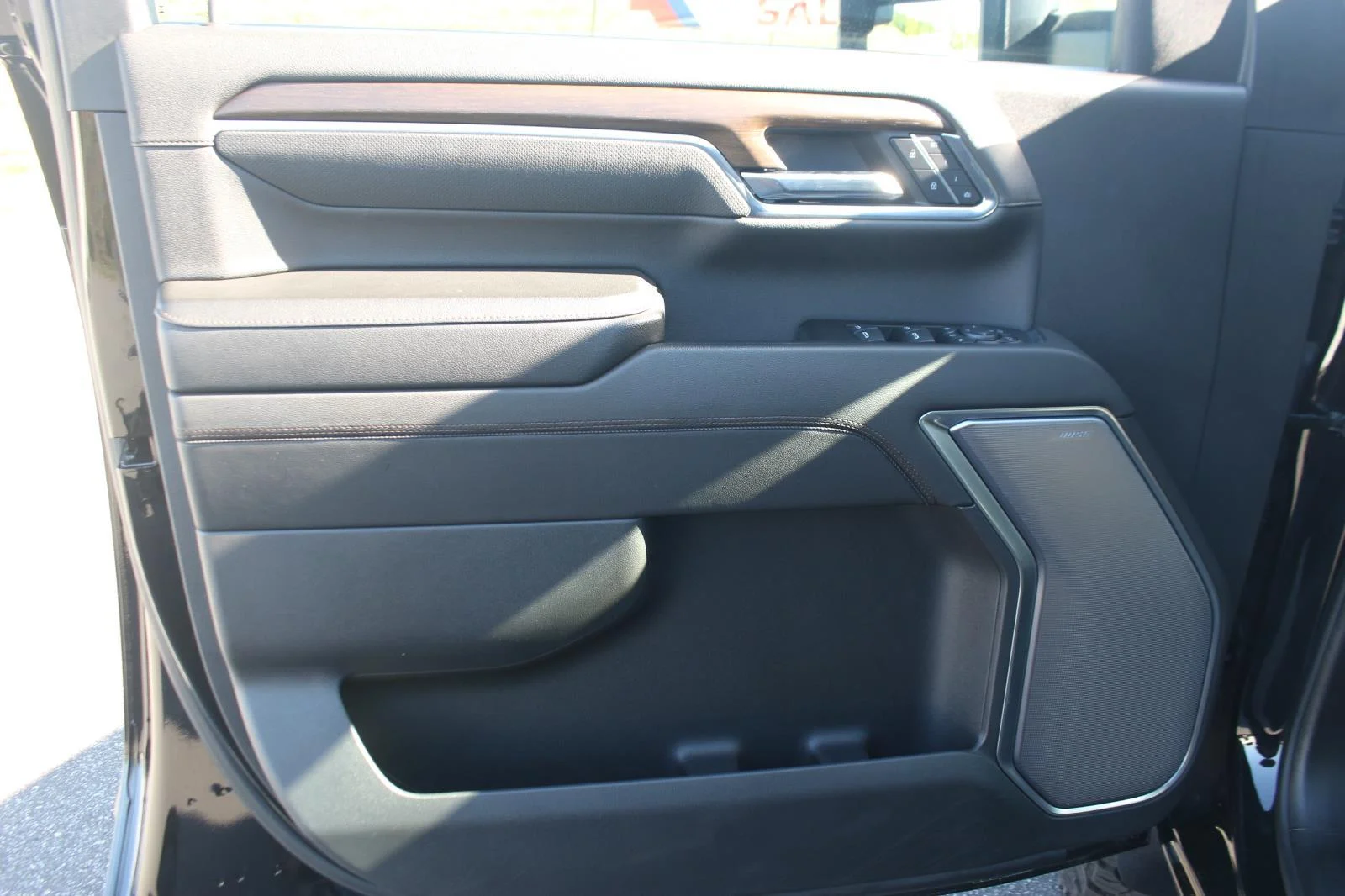 Used 2025 Black Chevrolet High Country image 13