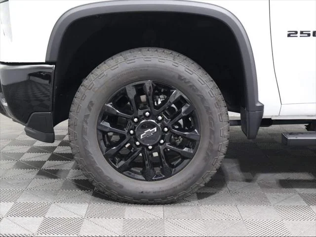 Used 2025 Summit White Chevrolet Custom image 6