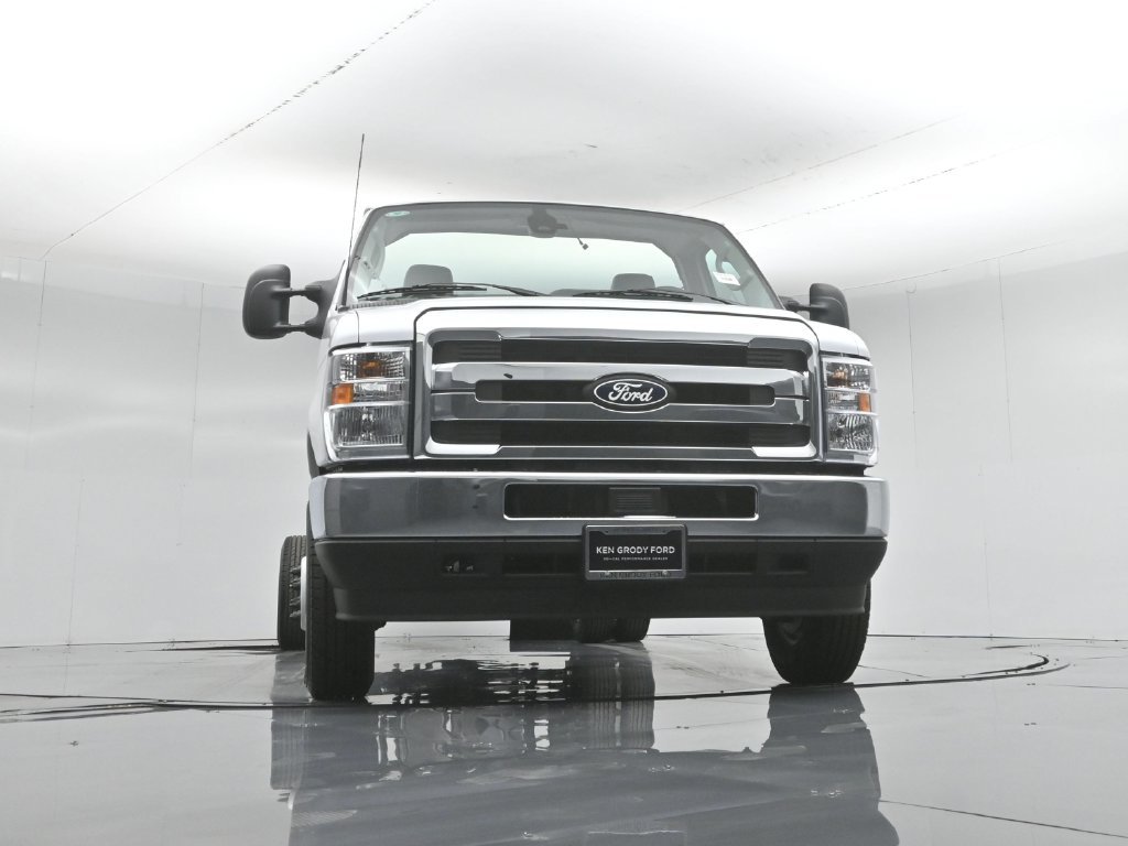 New 2027 White Ford Base image 33