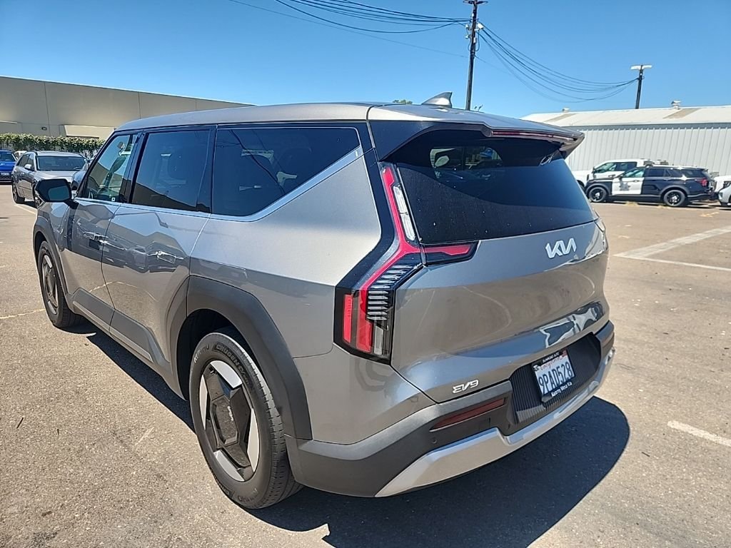 Used 2024 Gray Kia Light image 11
