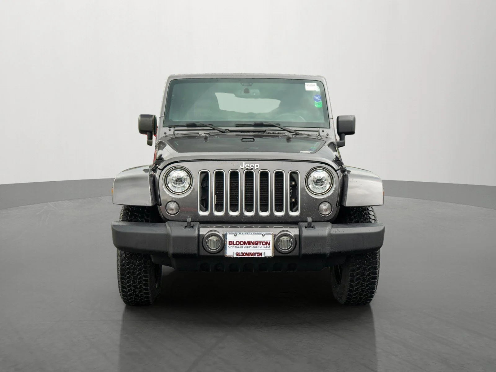 Used 2017 Granite Crystal Metallic Clearcoat Jeep Unlimited Sahara image 2