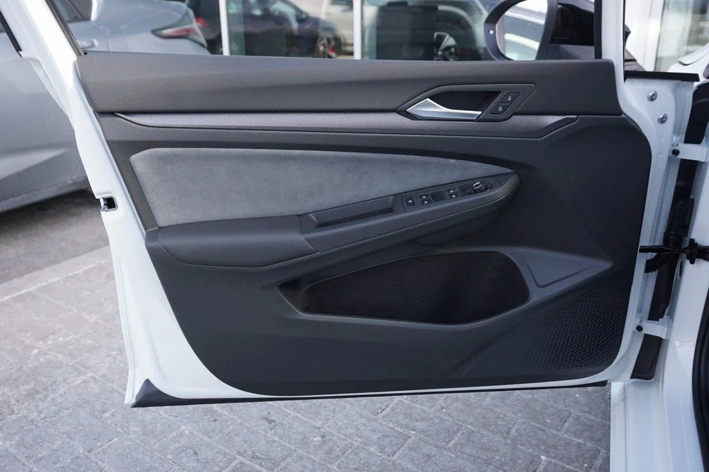 New 2026 White/off-white Volkswagen 2.0T image 28