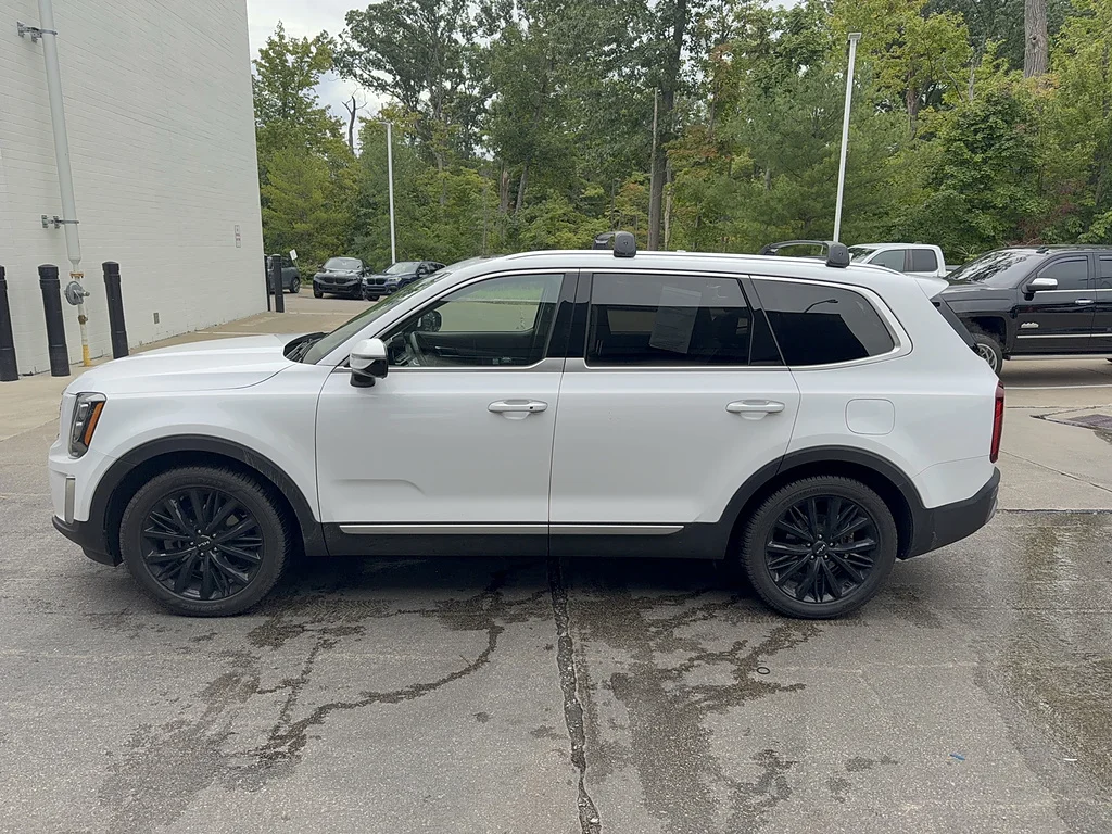 Used 2022 Glacial White Pearl Kia SX image 2