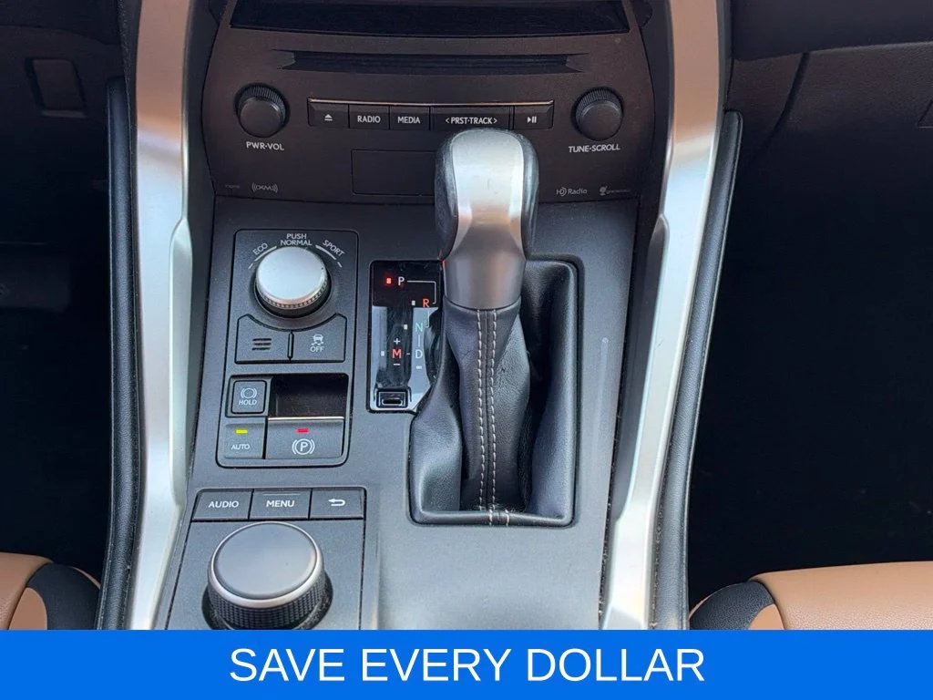 Used 2015  Lexus 200t image 15