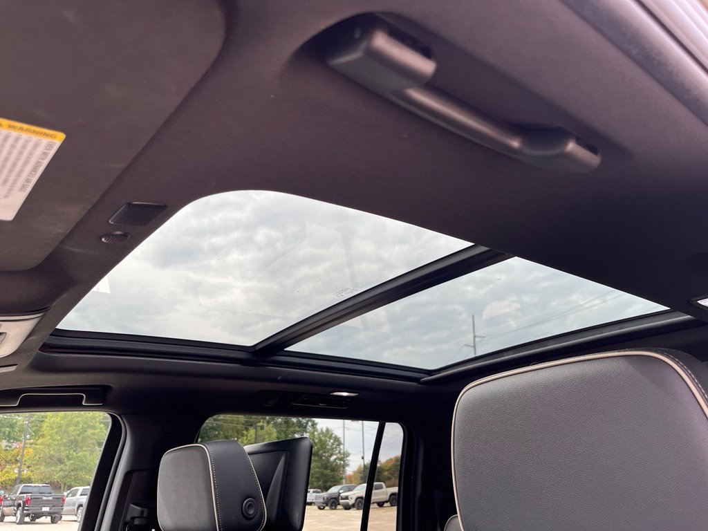Used 2023 BLACK Chevrolet Premier image 20