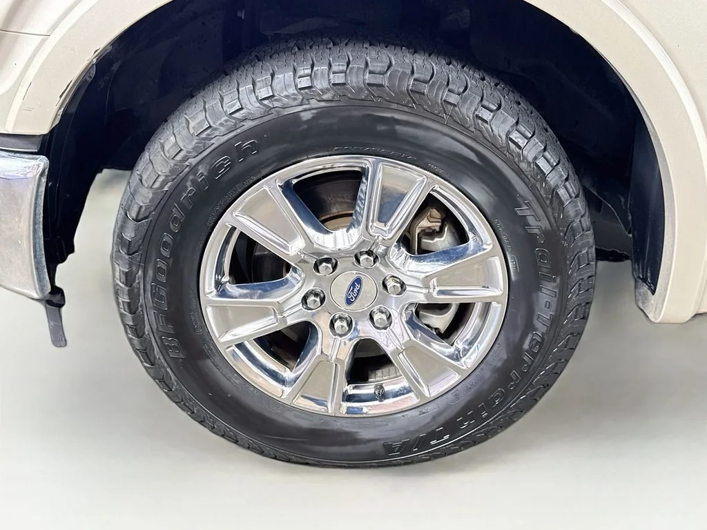 Used 2017 Gold Ford Lariat image 38