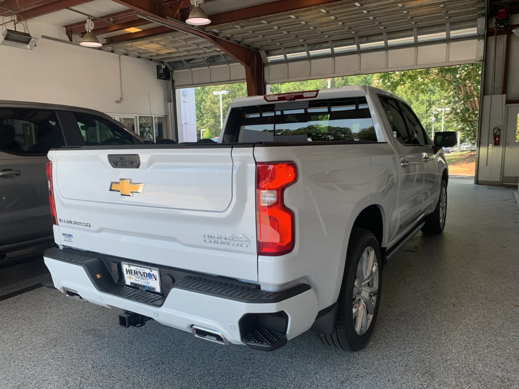 New 2026 Polar White Tricoat Chevrolet High Country image 9