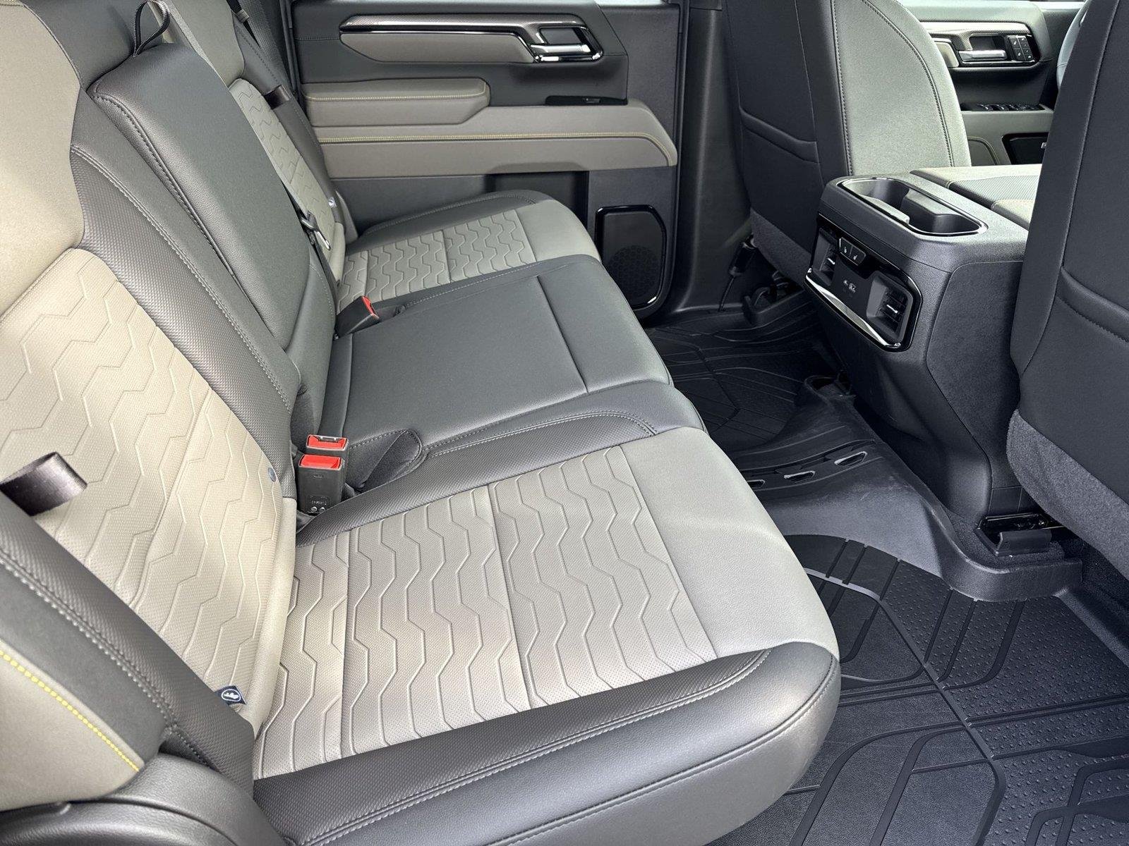 2026 Chevrolet Silverado 2500 HD ZR2 - Photo 33