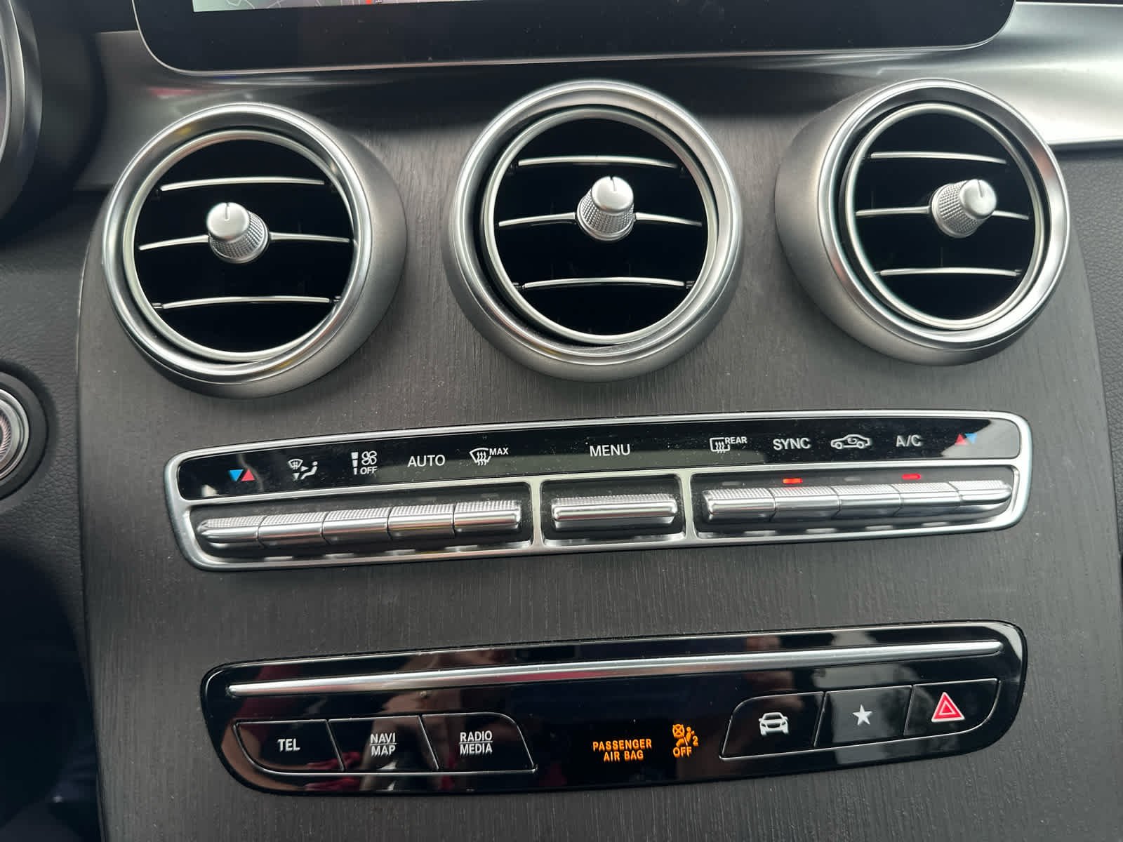 Used 2022 Polar White Mercedes-Benz GLC 300 image 19