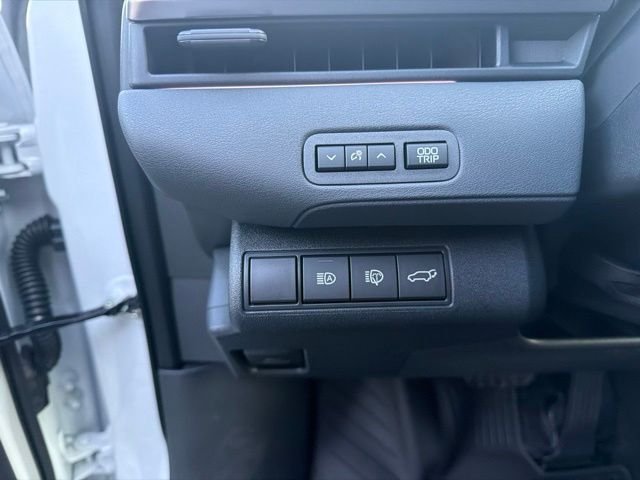 New 2026 Wind Chill Pearl <sup>1</sup> Toyota  SE image 14
