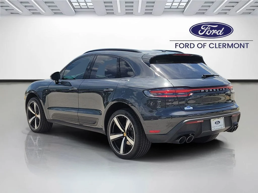 Used 2023 Chalk Porsche T image 3
