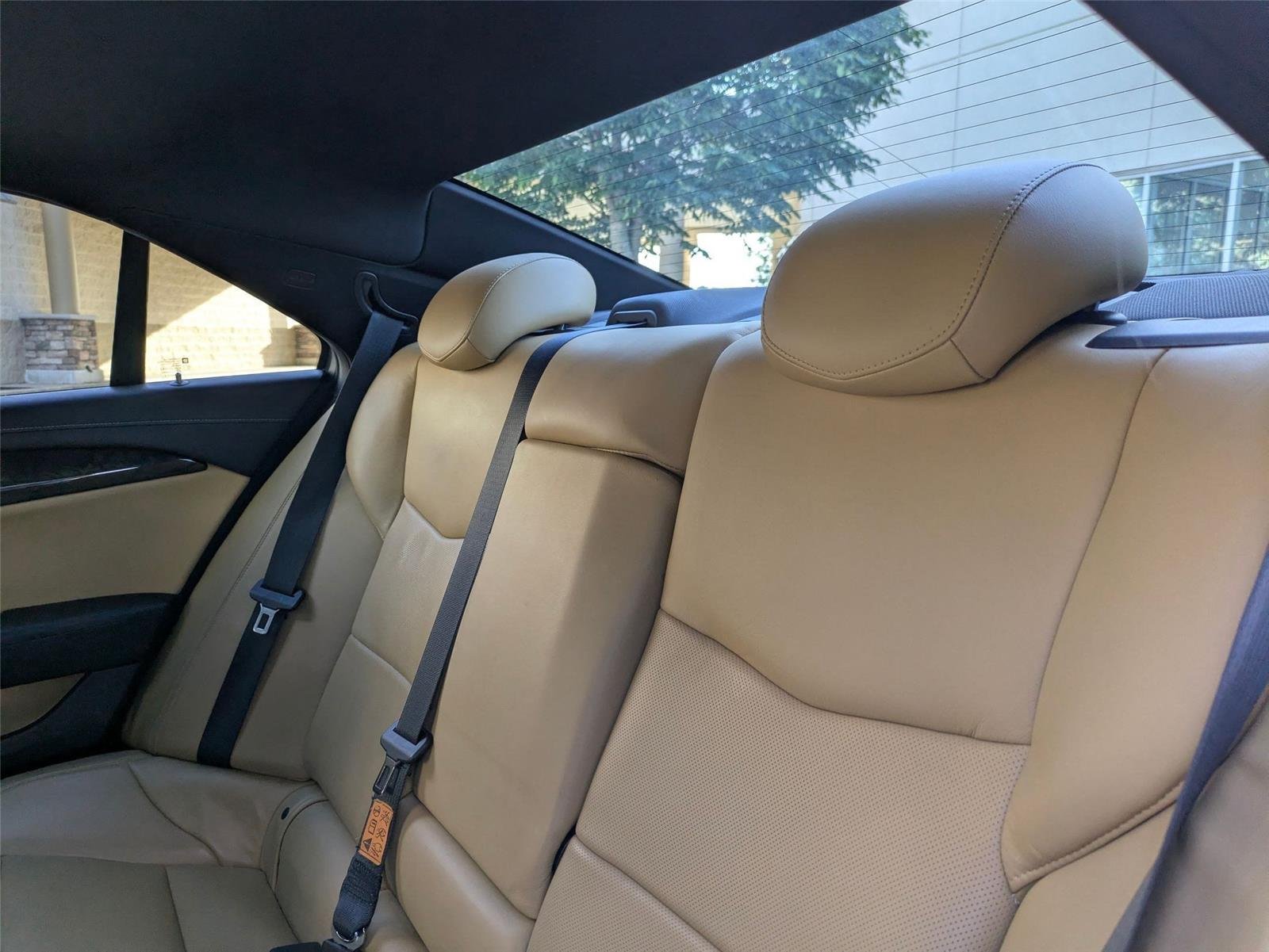 Used 2013 White Diamond Tricoat Cadillac Luxury image 29