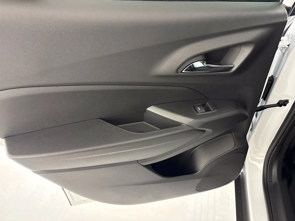2026 Chevrolet Trax LS - Photo 25
