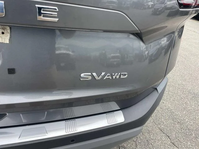 Used 2023 Gray Nissan SV image 5