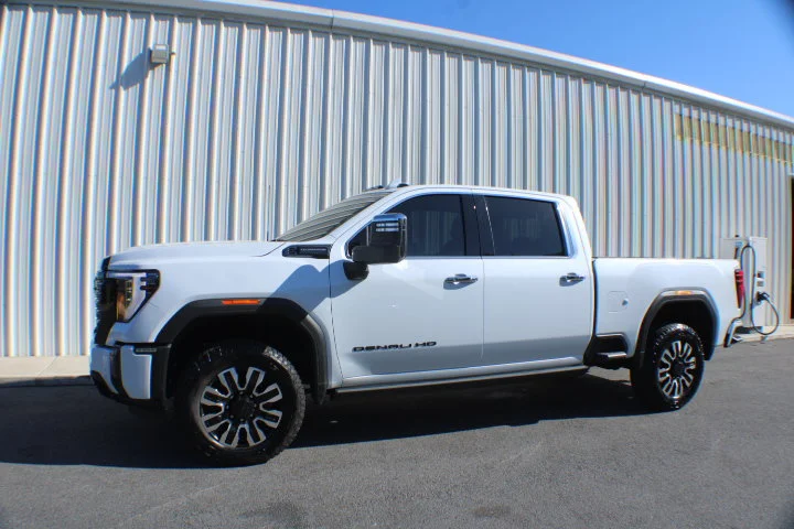 Certified Used 2026 Glacier White Tricoat GMC Denali Ultimate image 4