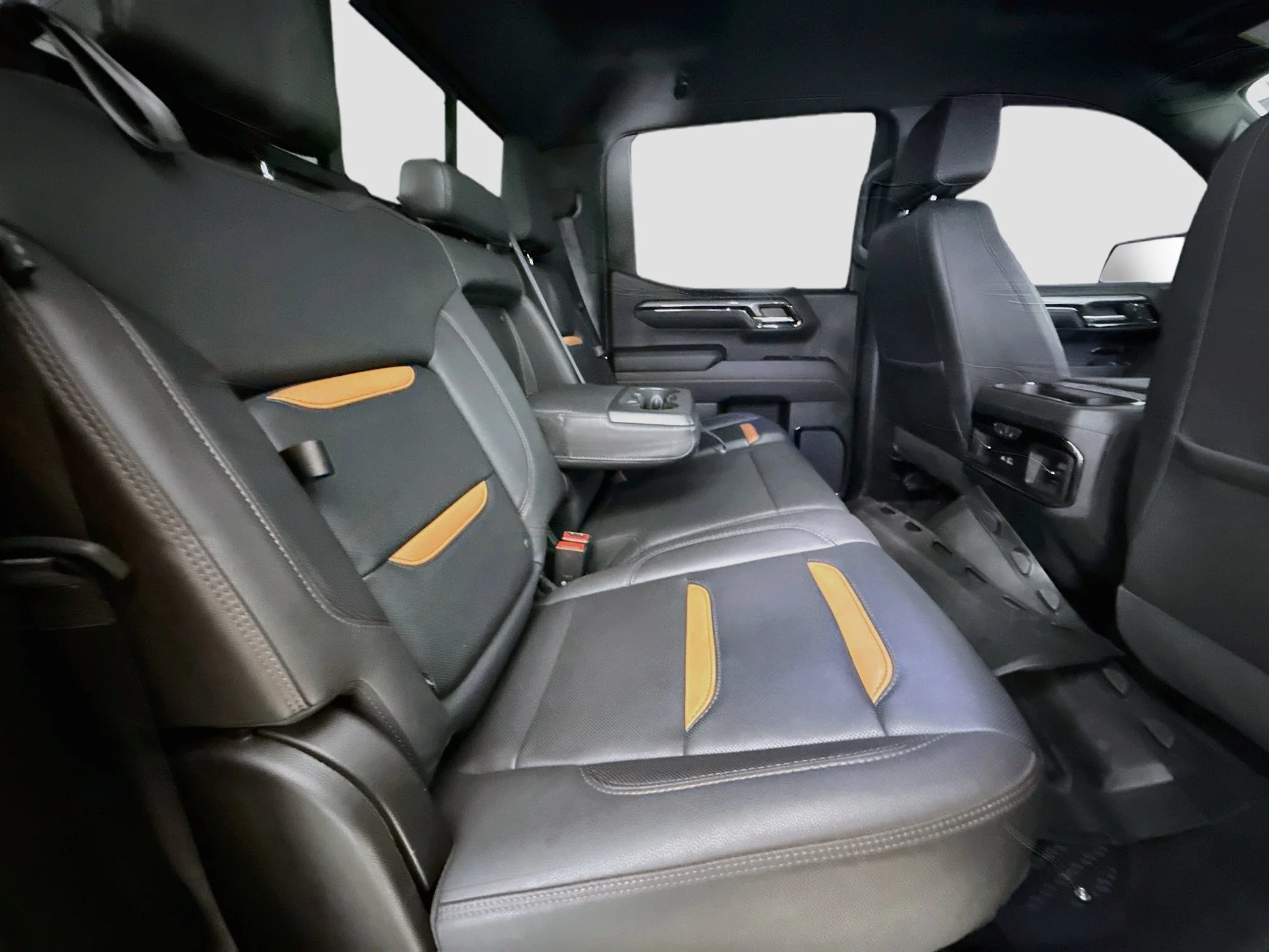 Used 2023 DESERT SAND METALLIC GMC AT4 image 30