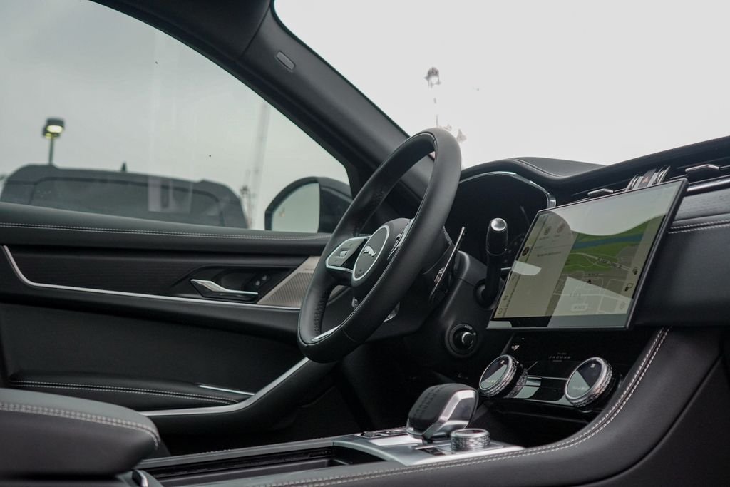2026 Jaguar F-Pace R-Dynamic S - Photo 27