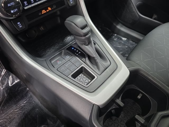 Certified Used 2025  Toyota XLE image 22
