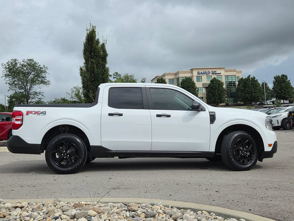 Used 2024 Oxford White Ford XLT image 30