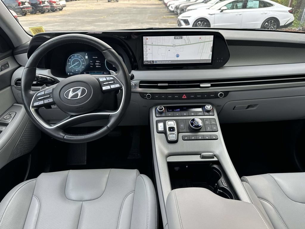 Certified Used 2025 Sierra Burgundy Hyundai SEL Premium 7P image 17