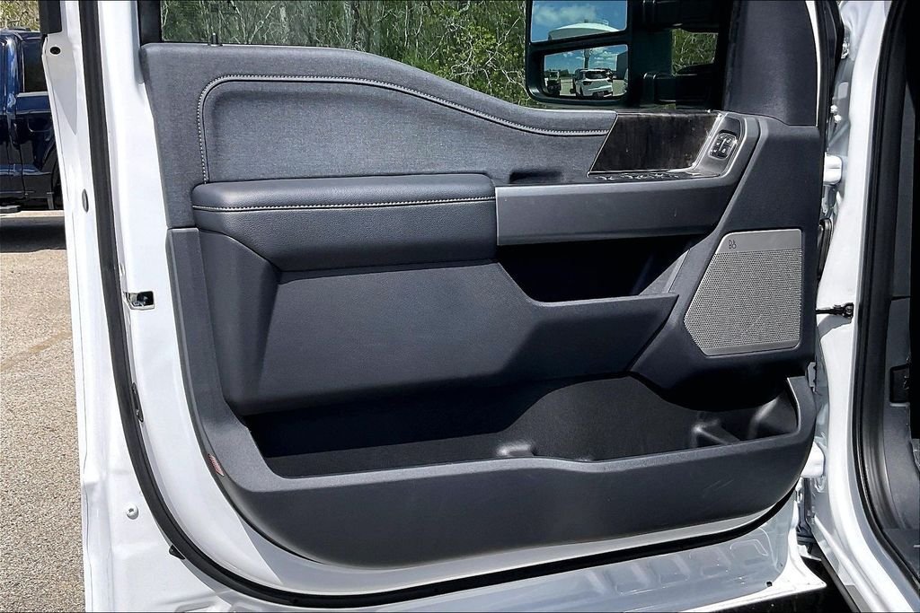 New 2026 Ford Super Duty F-250 Lariat 4D Crew Cab