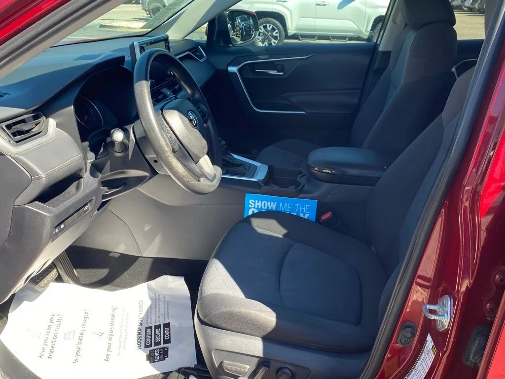Used 2019 Red Toyota XLE image 6