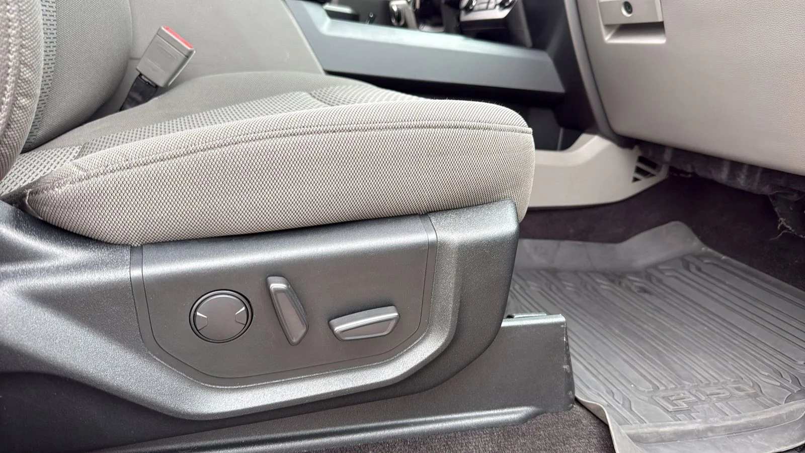 Used 2020 Red Ford XLT image 24