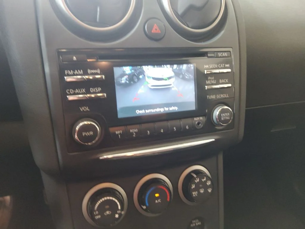 Used 2015 Gray Nissan S image 22