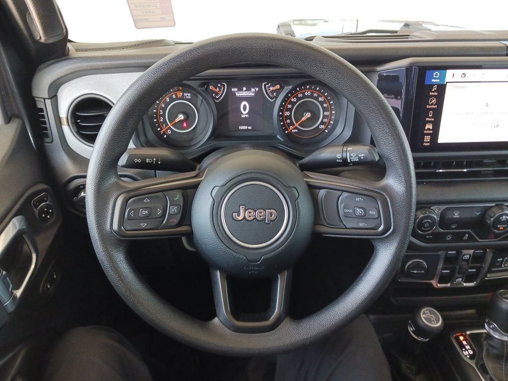 Used 2025 Gray Jeep Nighthawk image 16