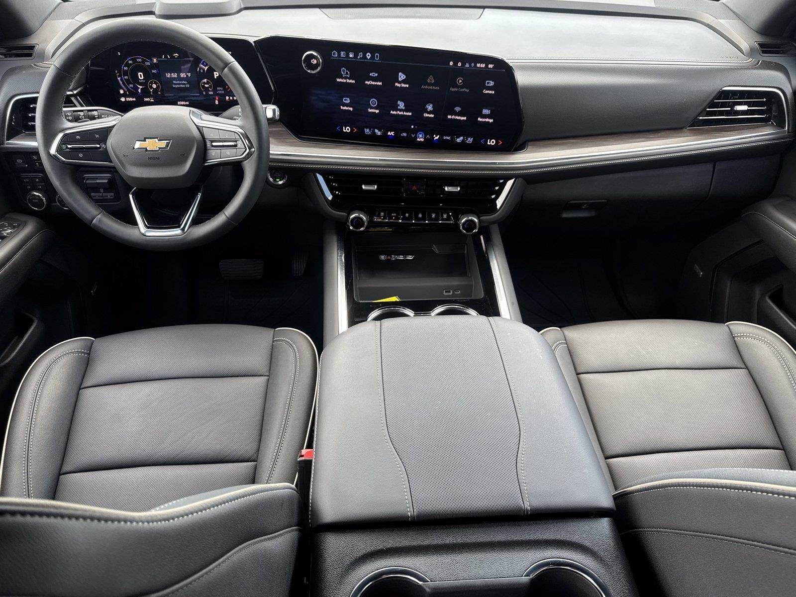 Used 2026 Polar White Tricoat Chevrolet Premier image 13