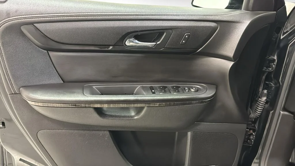 Used 2014 Black GMC SLT-1 image 19