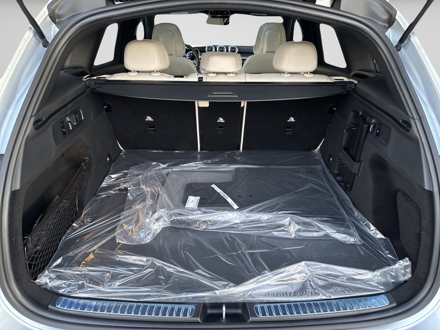 Used 2026 Cirrus Silver Metallic Mercedes-Benz GLC 300 image 44