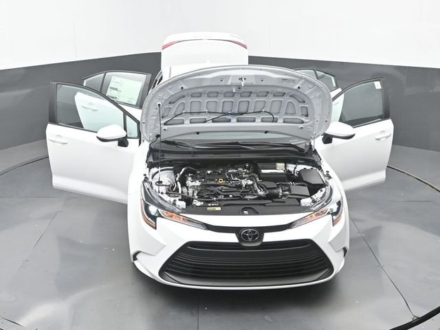 New 2026 Ice Cap Toyota LE image 32