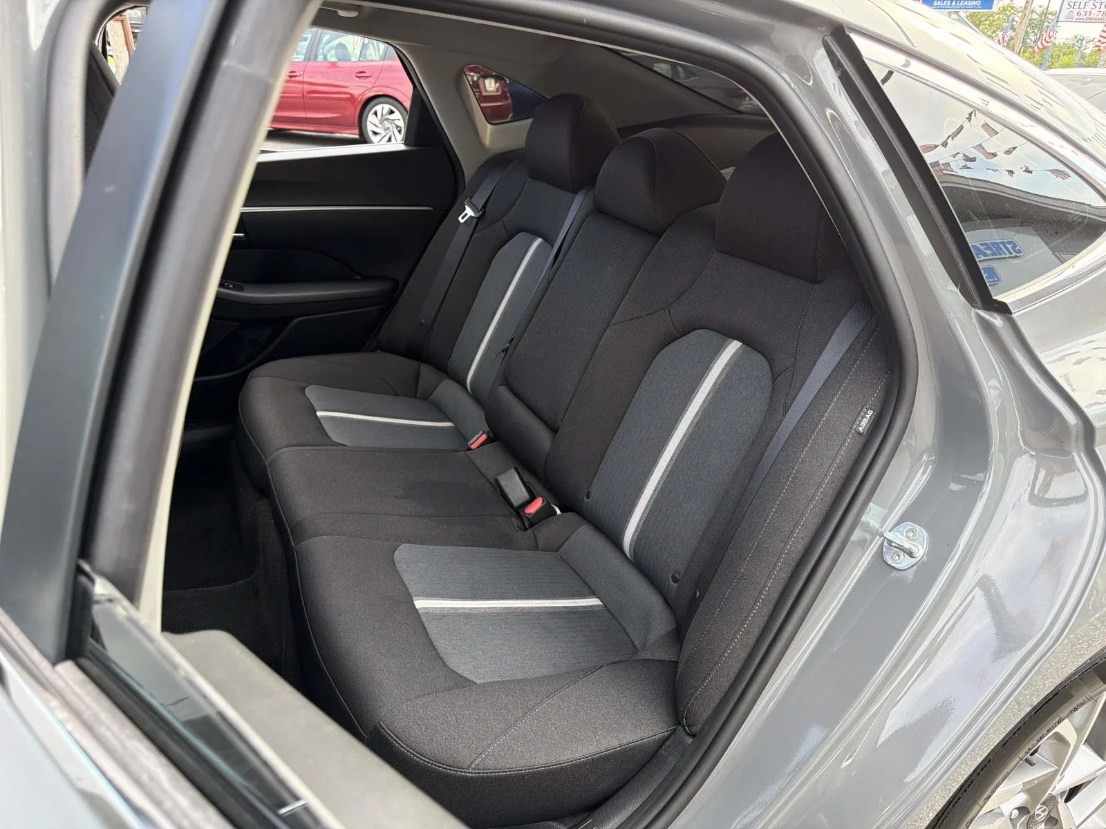 Used 2021 Gray Hyundai SEL image 18